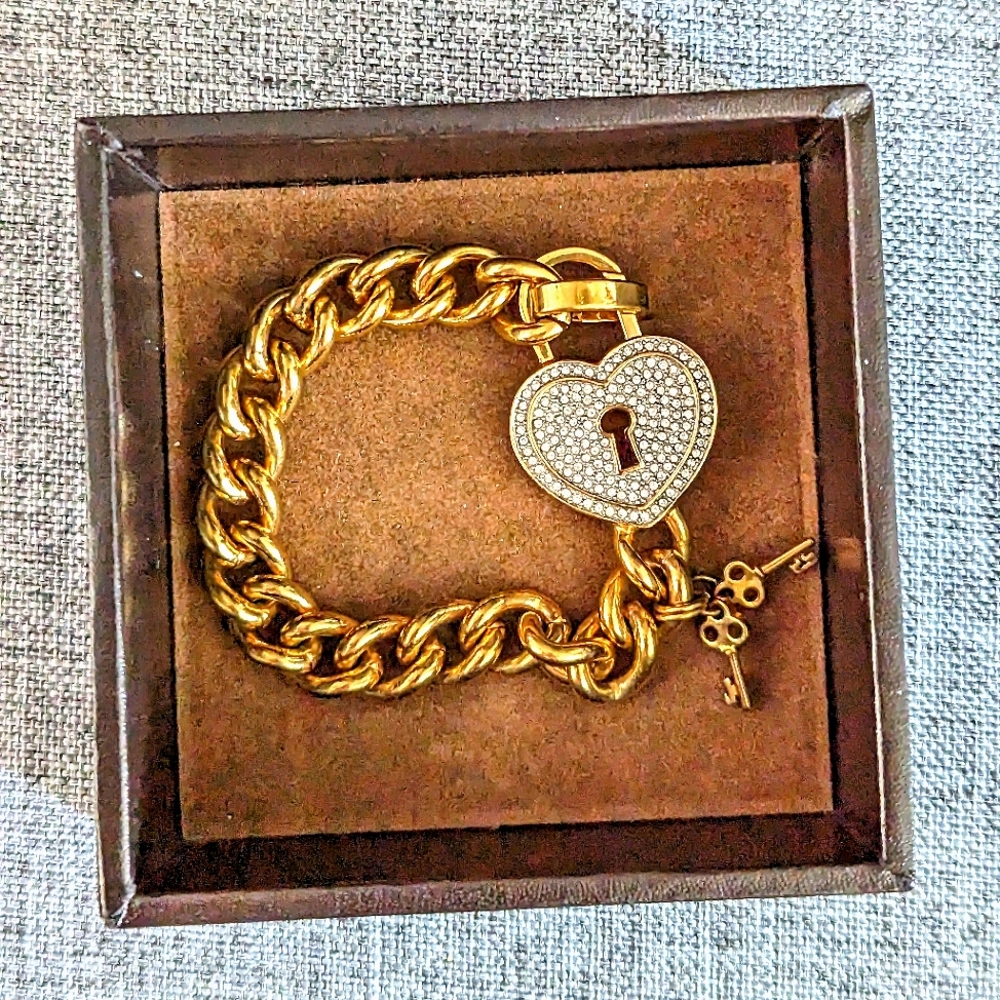 Vintage Juicy Couture gold bracelet